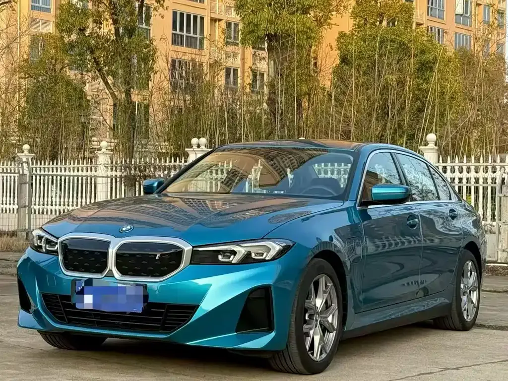 BMW i3 Leading
