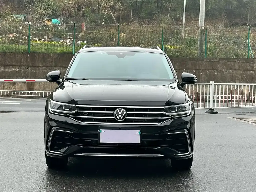 Volkswagen Tiguan L — фото 7