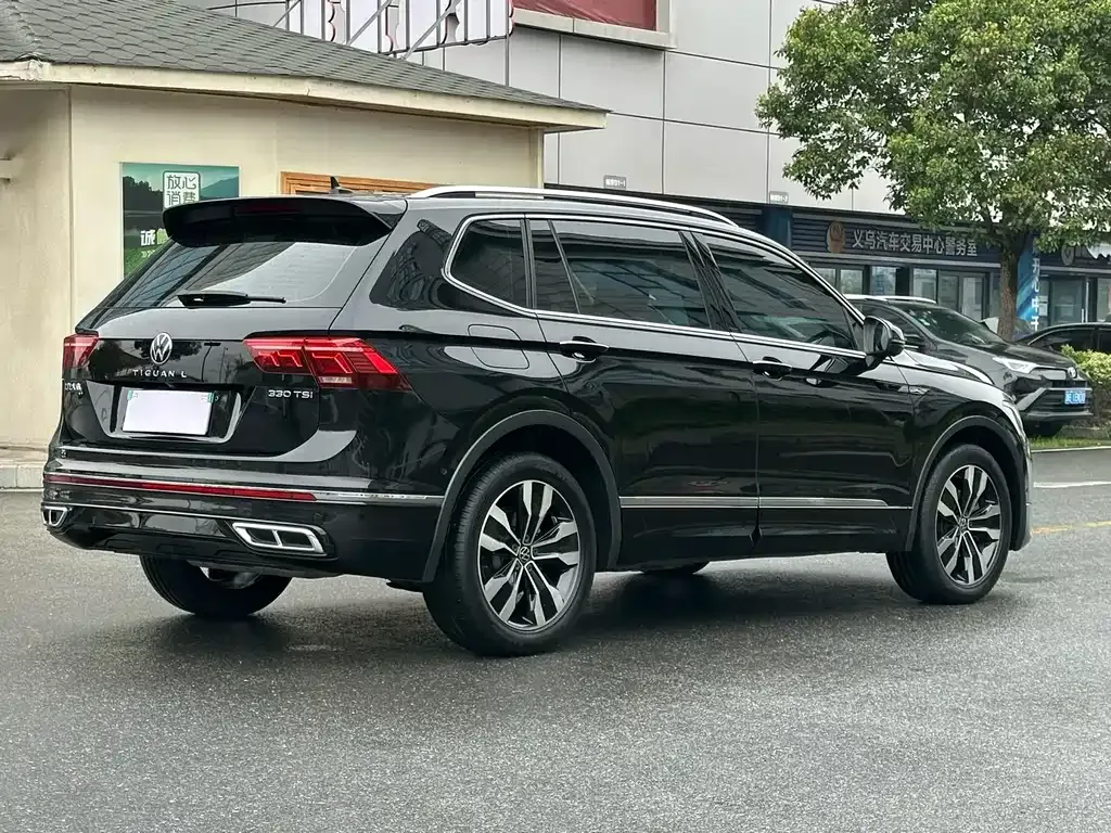 Volkswagen Tiguan L — фото 4