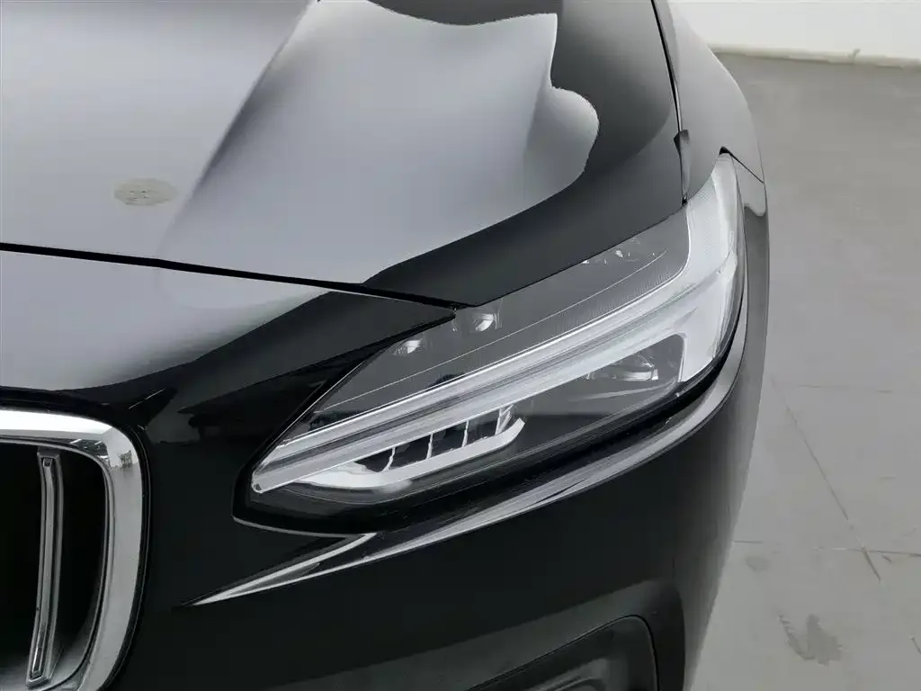 Volvo S90 — фото 3