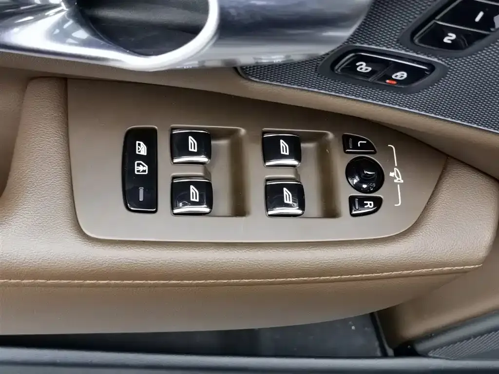 Volvo S90 — фото 10