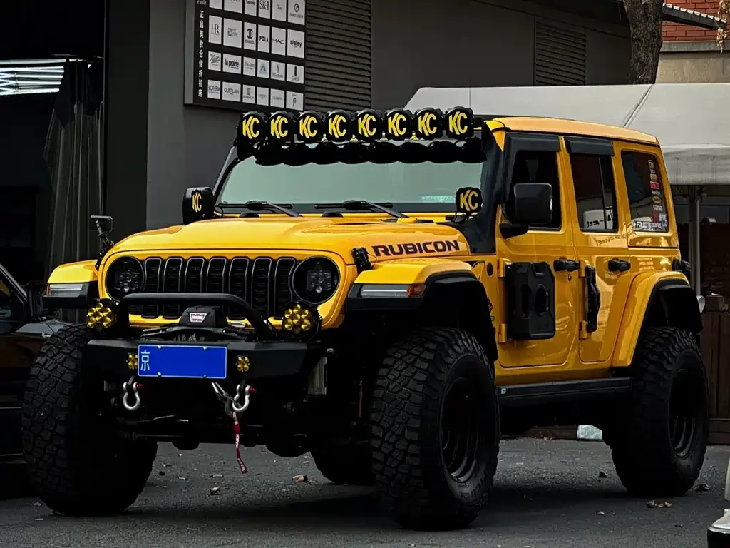 Jeep Wrangler — фото 1