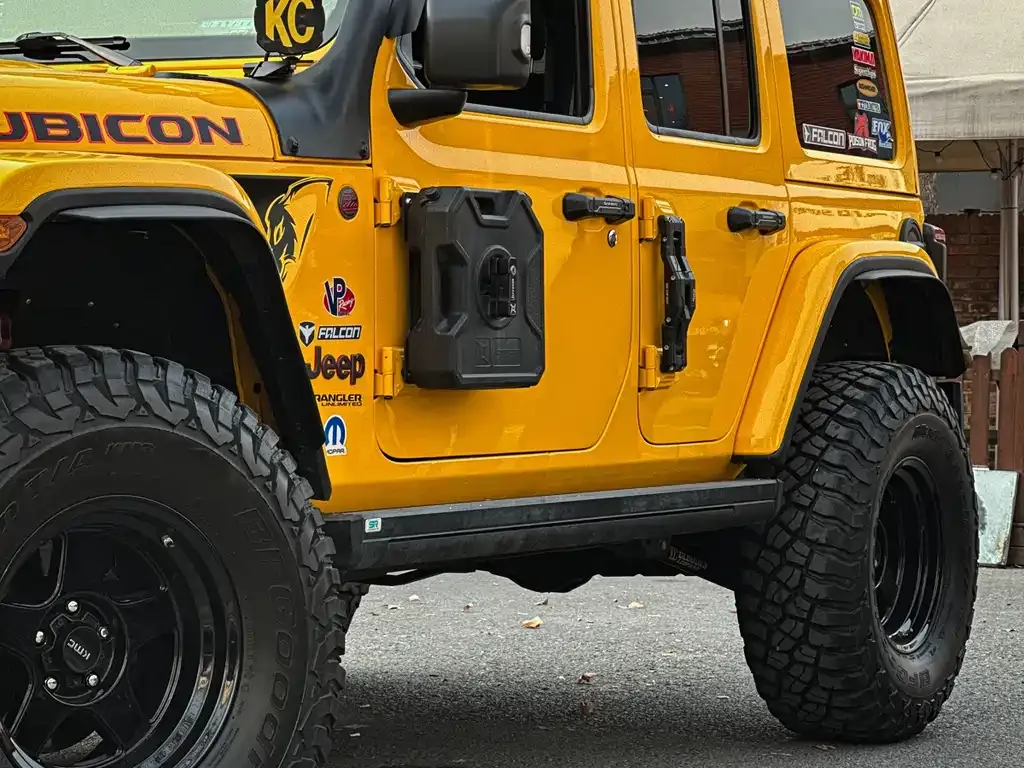 Jeep Wrangler — фото 10