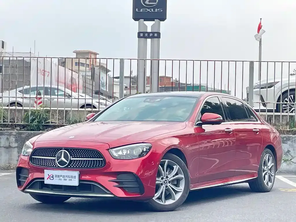 Mercedes-Benz E-Class — фото 1