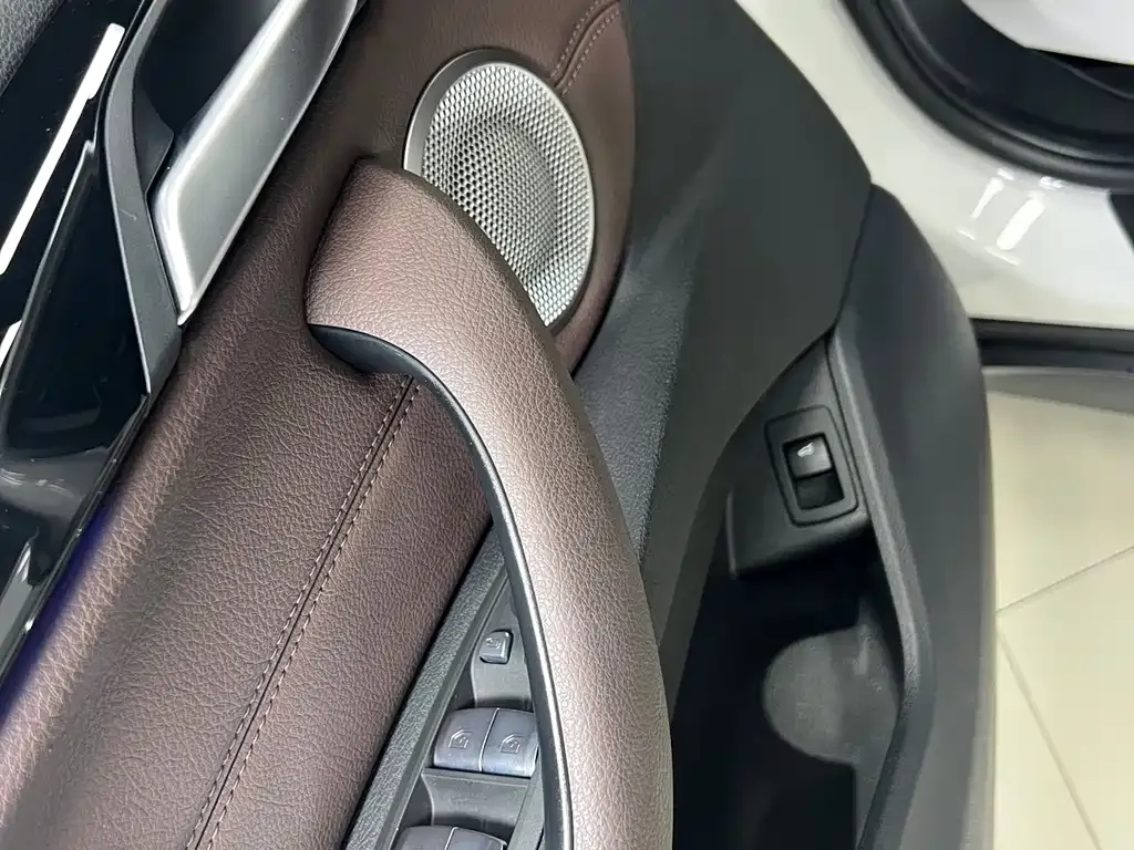 BMW X1 — фото 2