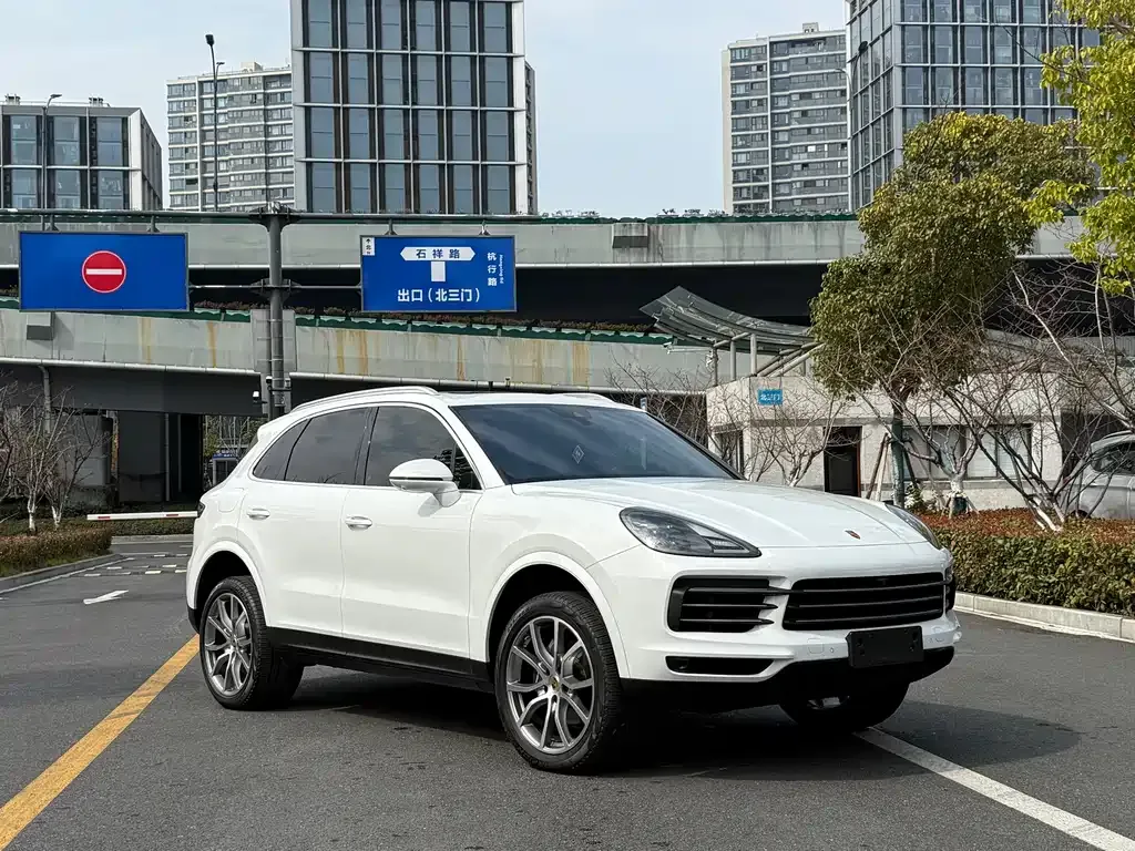 Porsche Cayenne — фото 6