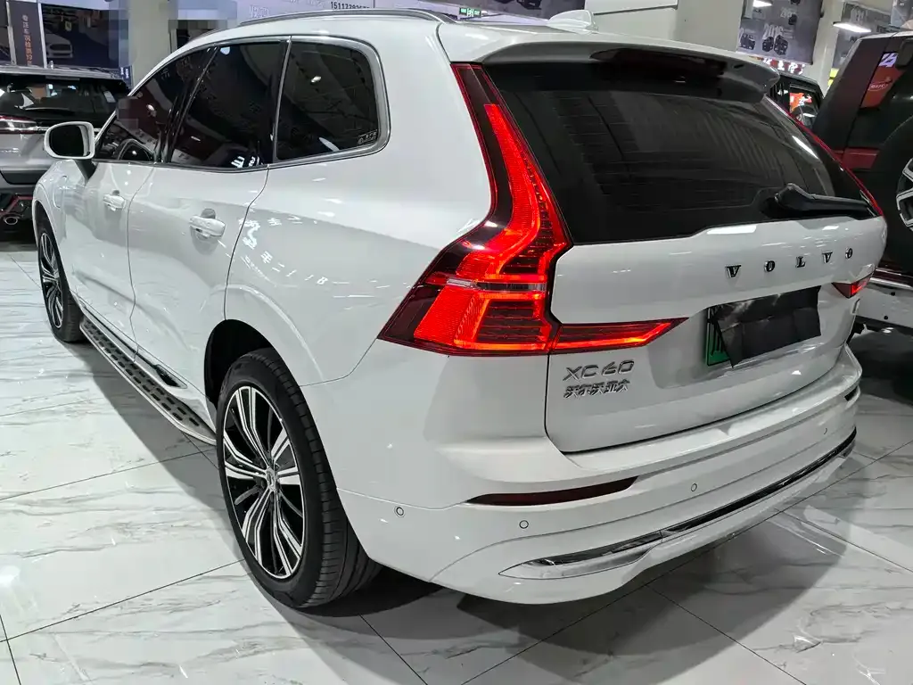 Volvo XC60 PHEV 2022 из CN, фото 3