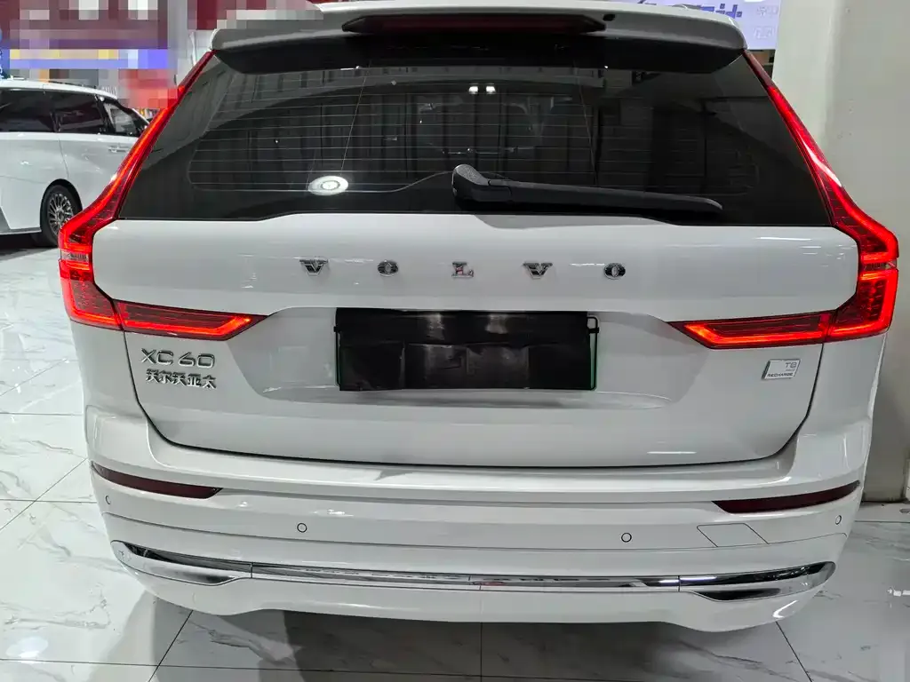 Volvo XC60 PHEV 2022 из CN, фото 2