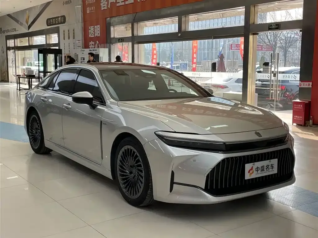 Toyota Crown (Import) 2024 из CN, фото 4