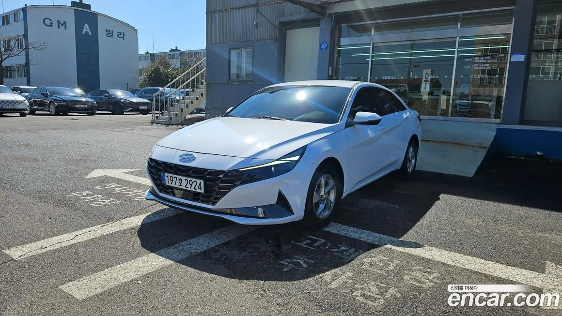 Hyundai AVANTE — фото 1