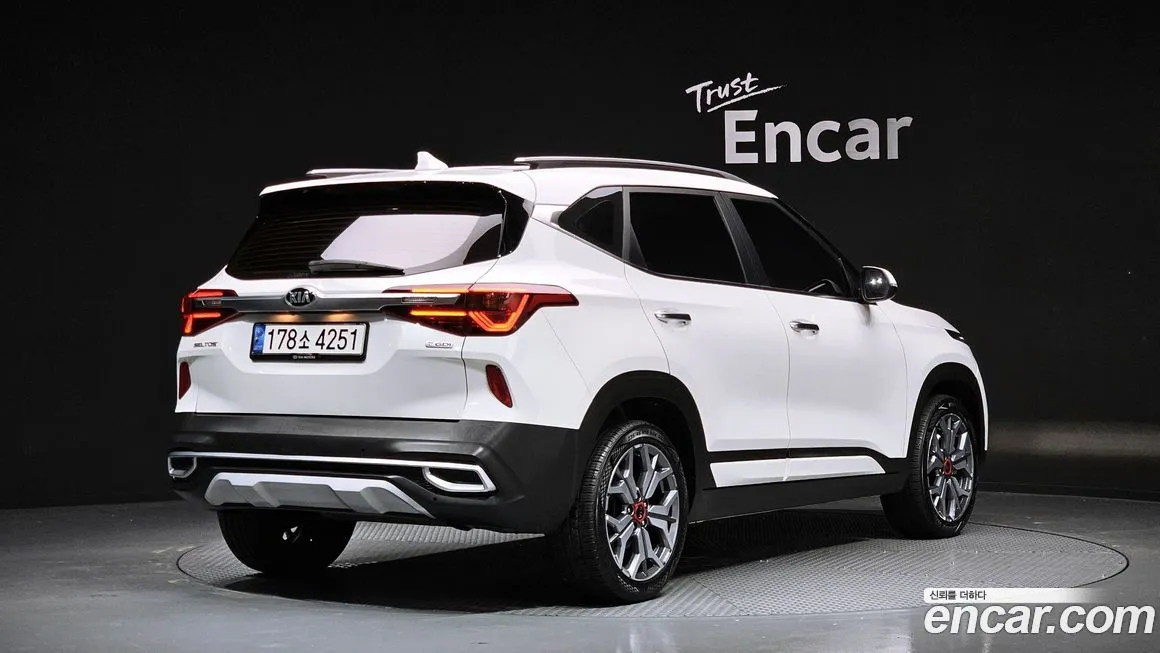 Kia Seltos — фото 4
