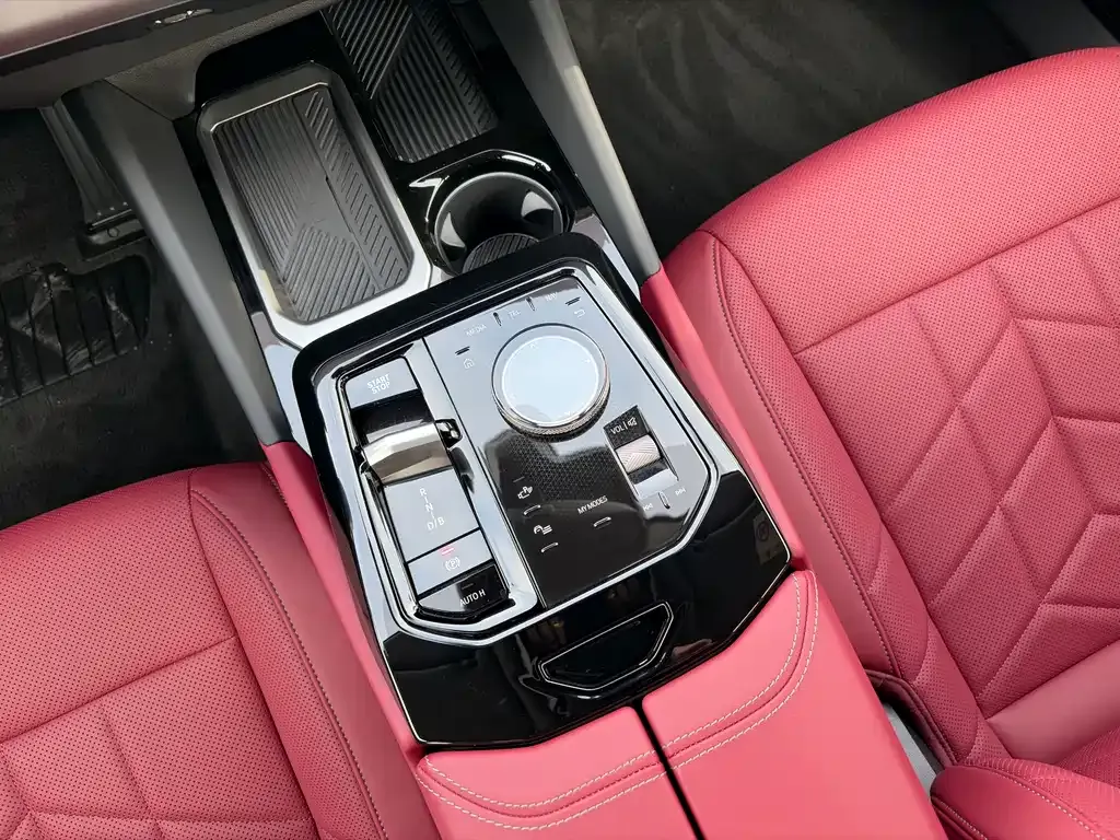 BMW i5 — фото 4
