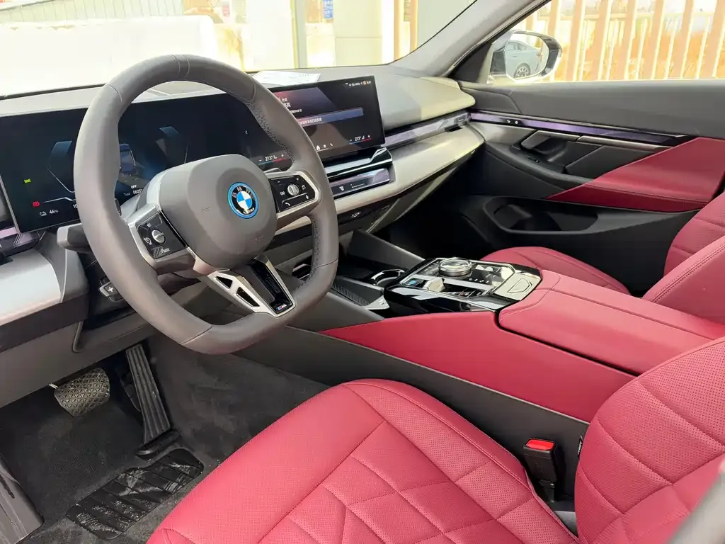 BMW i5 — фото 2
