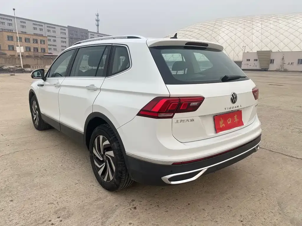 Volkswagen Tiguan L — фото 6