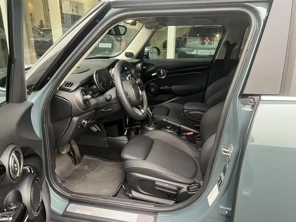 MINI Cooper (3-door) 2023 из CN, фото 8