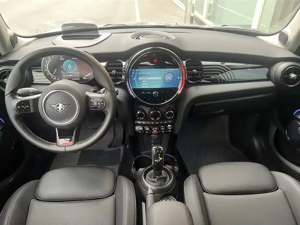 MINI Cooper (3-door) 2023 из CN, фото 9