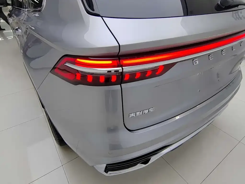 Geely Xingyue L — фото 10