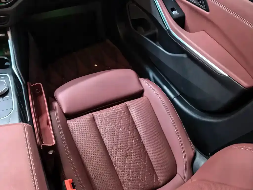 BMW 3 Series 2025 из CN, фото 10