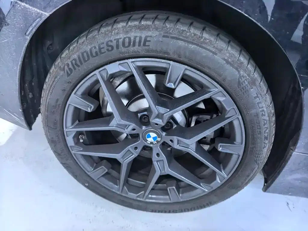 BMW 3 Series 2025 из CN, фото 2