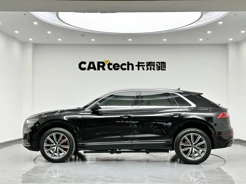 Audi Q8 2023 из CN, фото 5