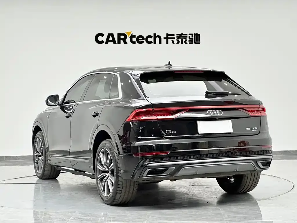 Audi Q8 2023 из CN, фото 8