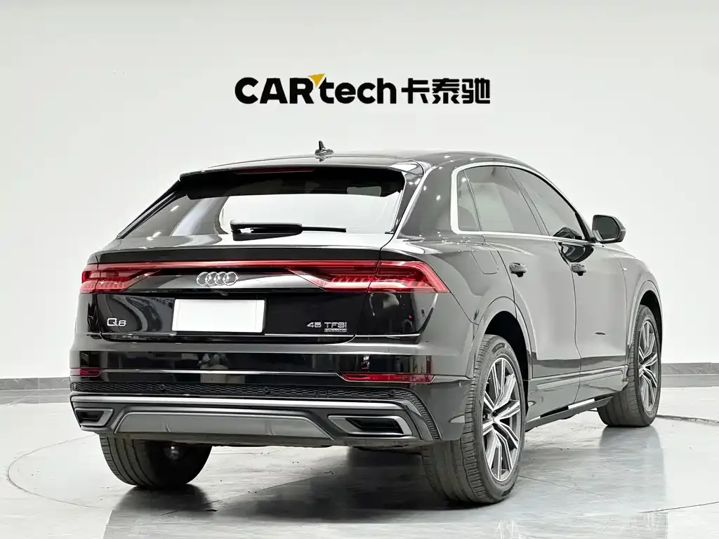Audi Q8 2023 из CN, фото 6