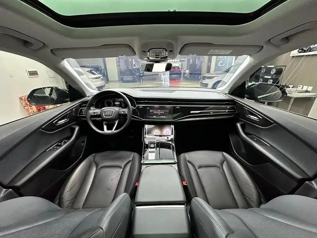 Audi Q8 2023 из CN, фото 7