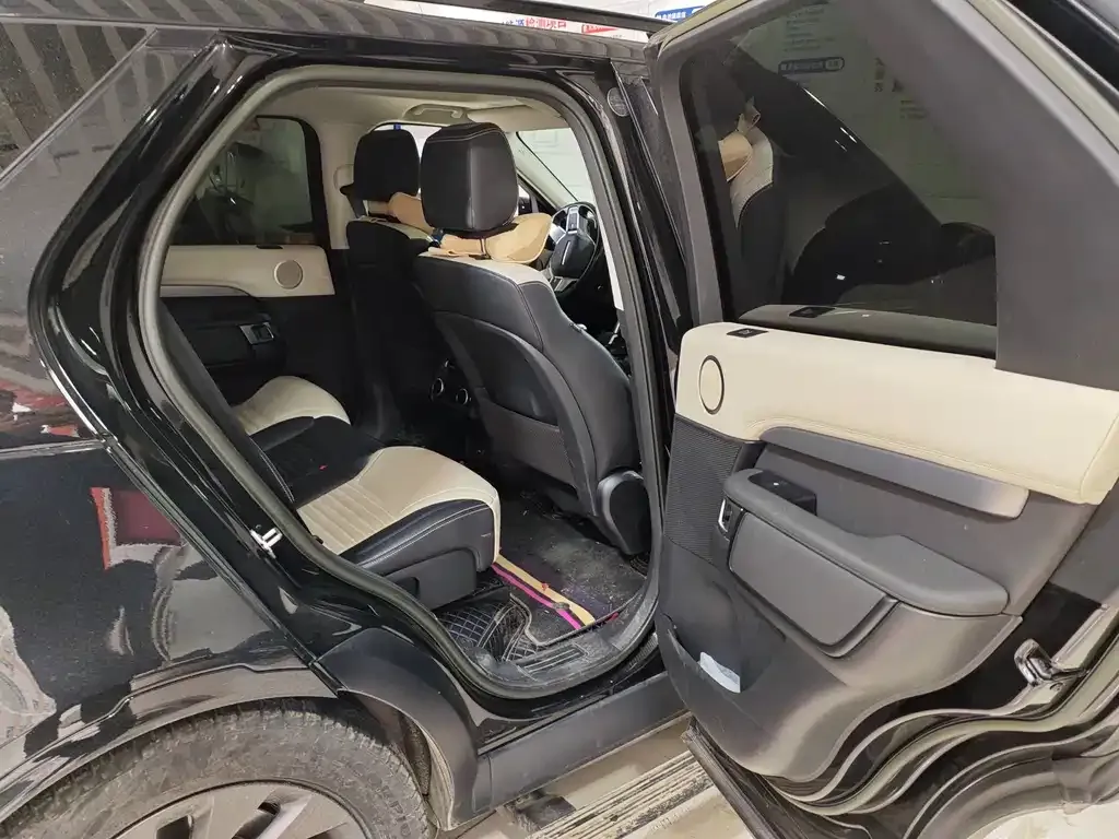 Land Rover Discovery 2023 из CN, фото 7