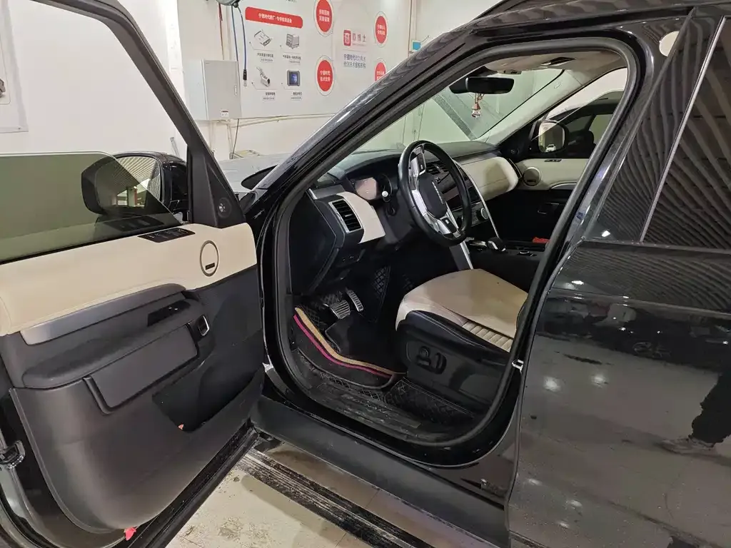Land Rover Discovery 2023 из CN, фото 3