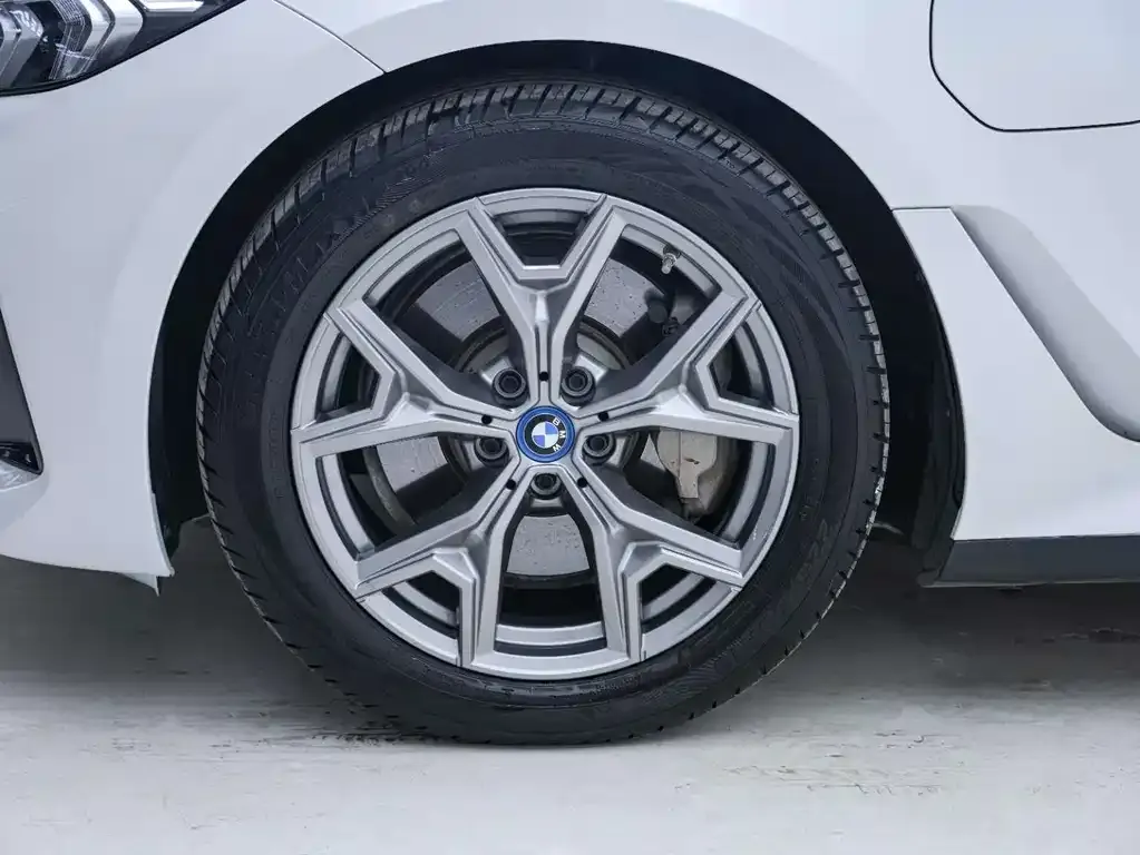 BMW i3 — фото 8