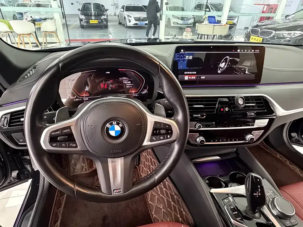 BMW 5 Series — фото 10