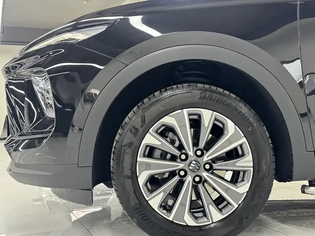 Buick Envision Plus — фото 3