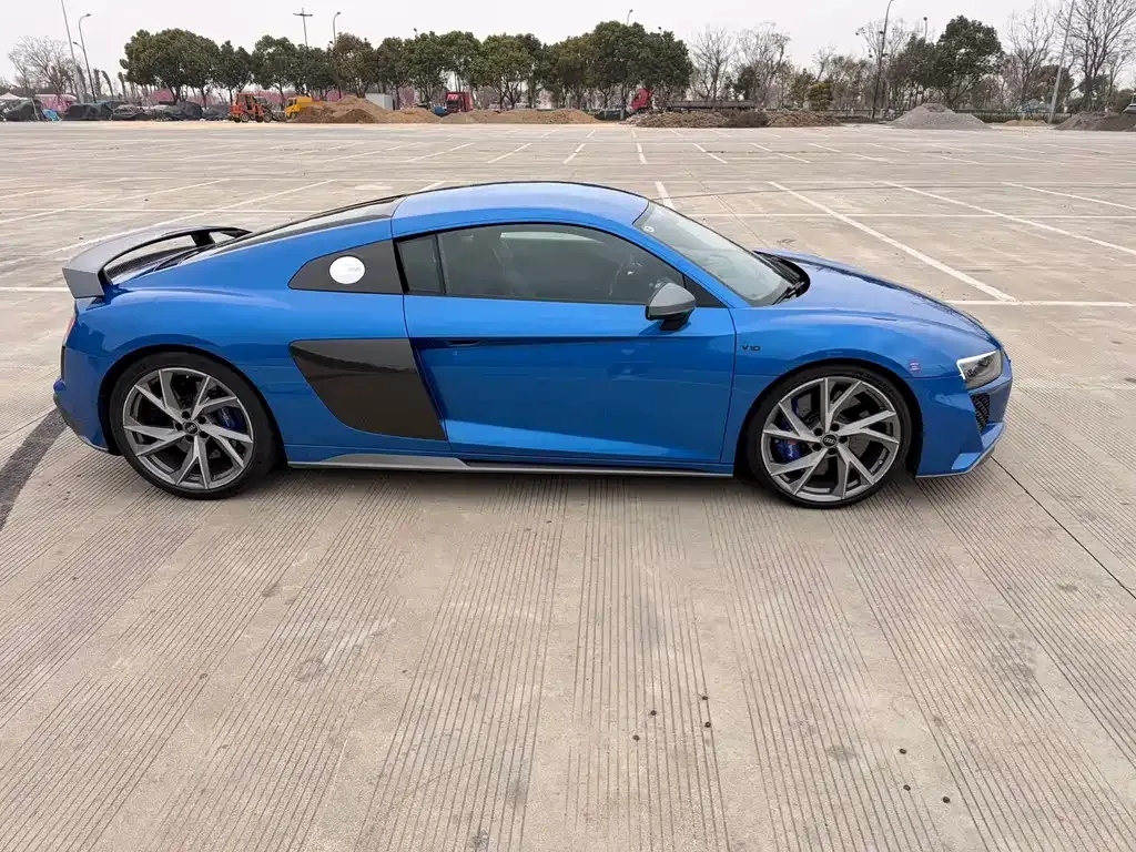 Audi R8 — фото 8