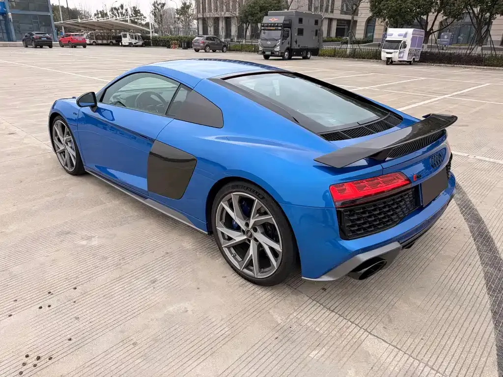 Audi R8 — фото 6