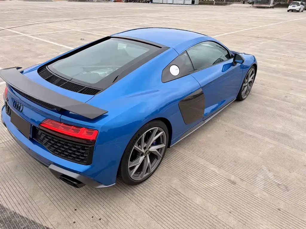 Audi R8 — фото 9