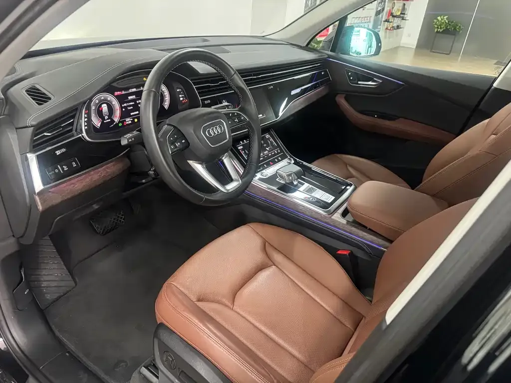 Audi Q7 2024 из CN, фото 8