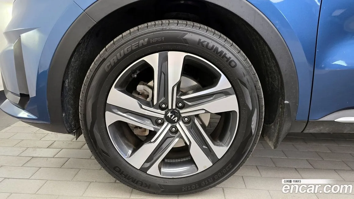 Kia Sorento — фото 6