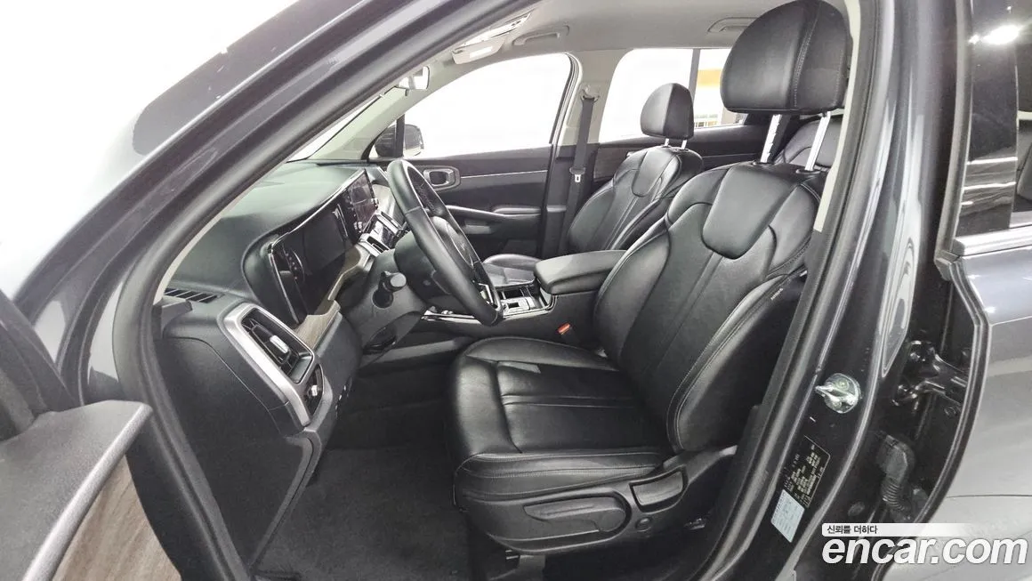 Kia Sorento — фото 8