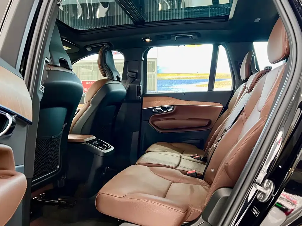 Volvo XC90 — фото 2