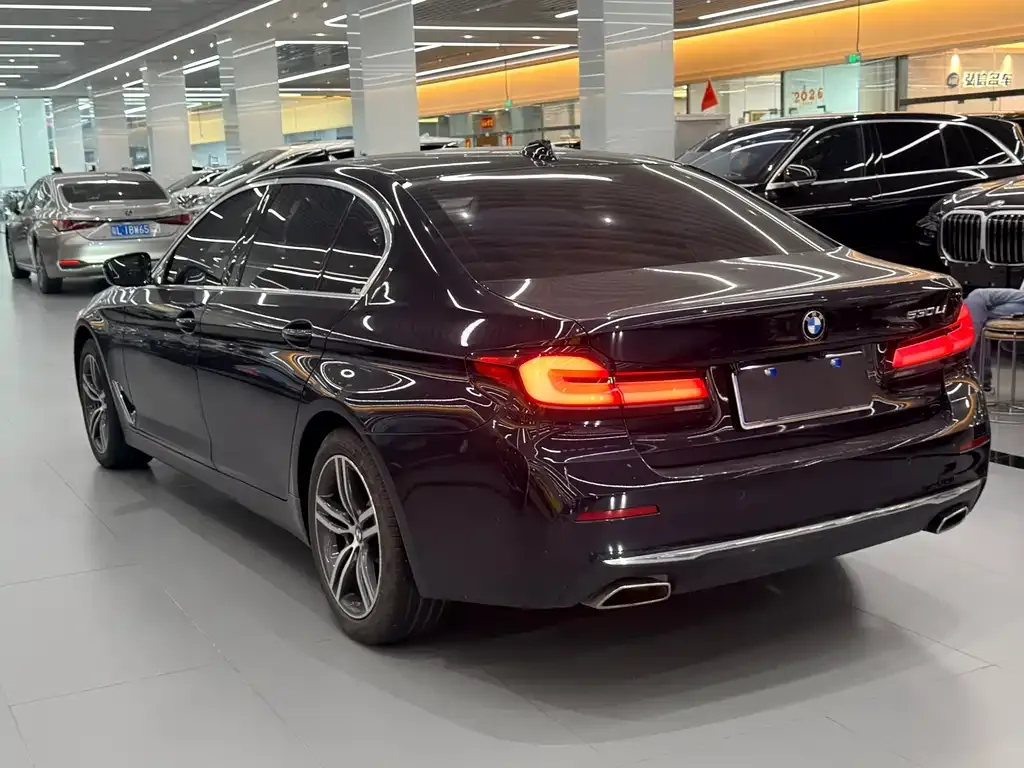 BMW 5 Series — фото 6