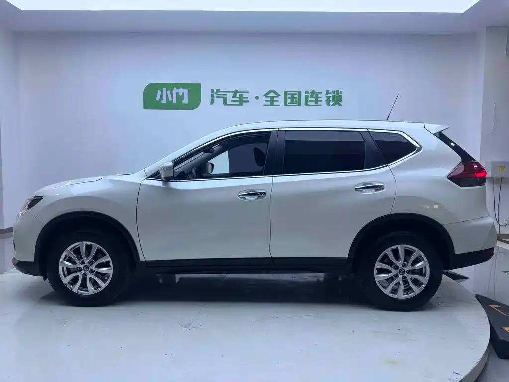 Nissan X-Trail — фото 10