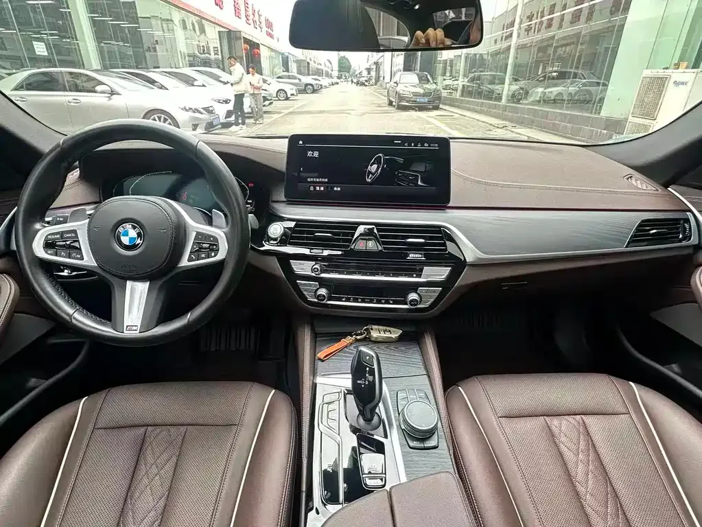 BMW 5 Series — фото 4