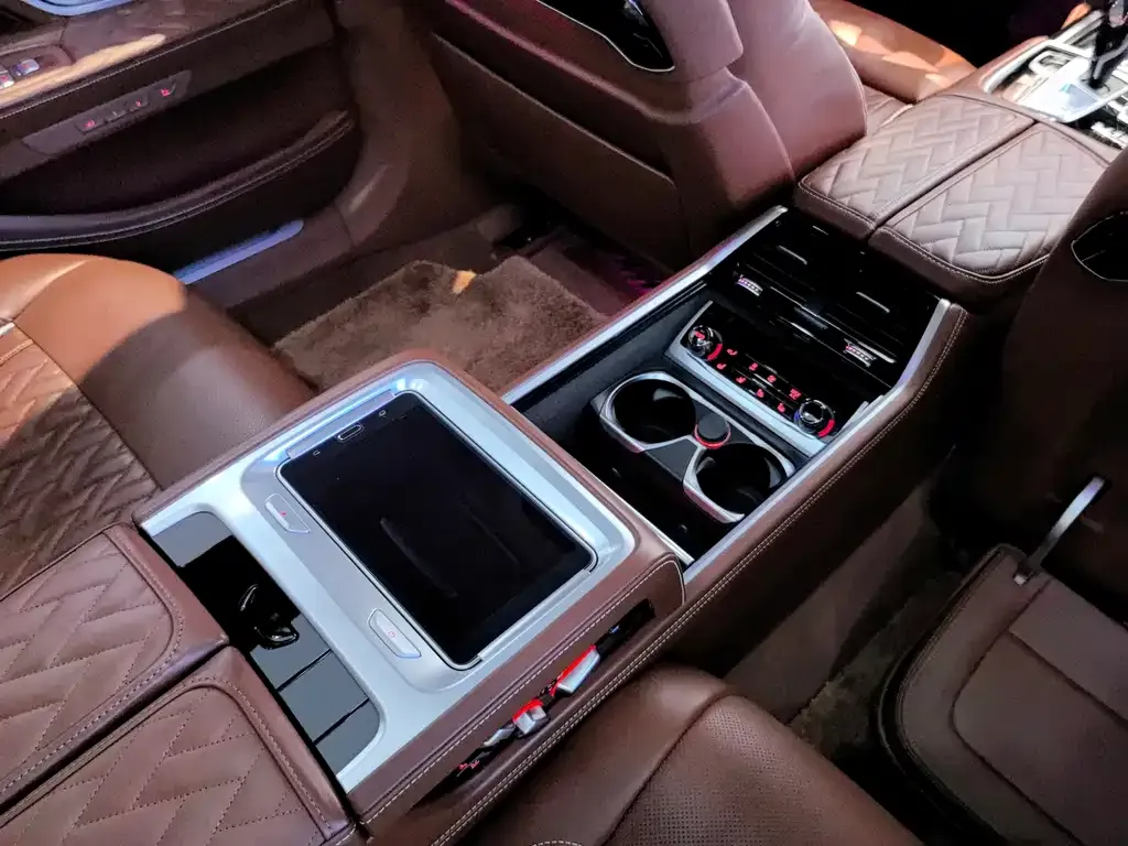 BMW 7 Series — фото 4