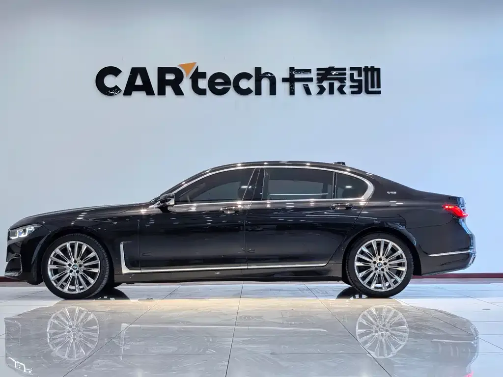 BMW 7 Series — фото 10