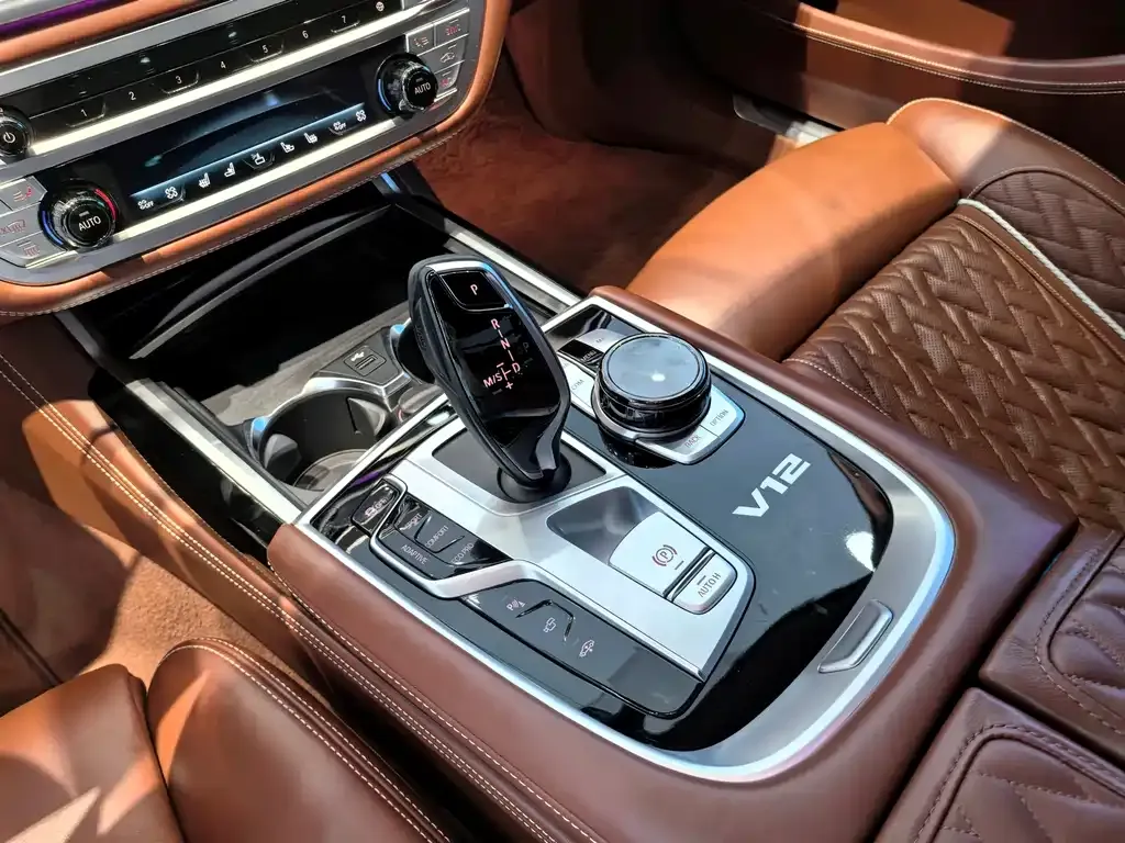 BMW 7 Series — фото 5