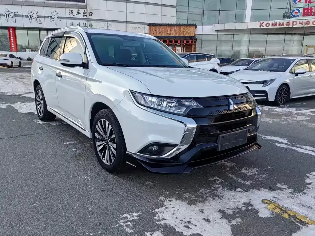Mitsubishi Outlander 2021 из CN, фото 10