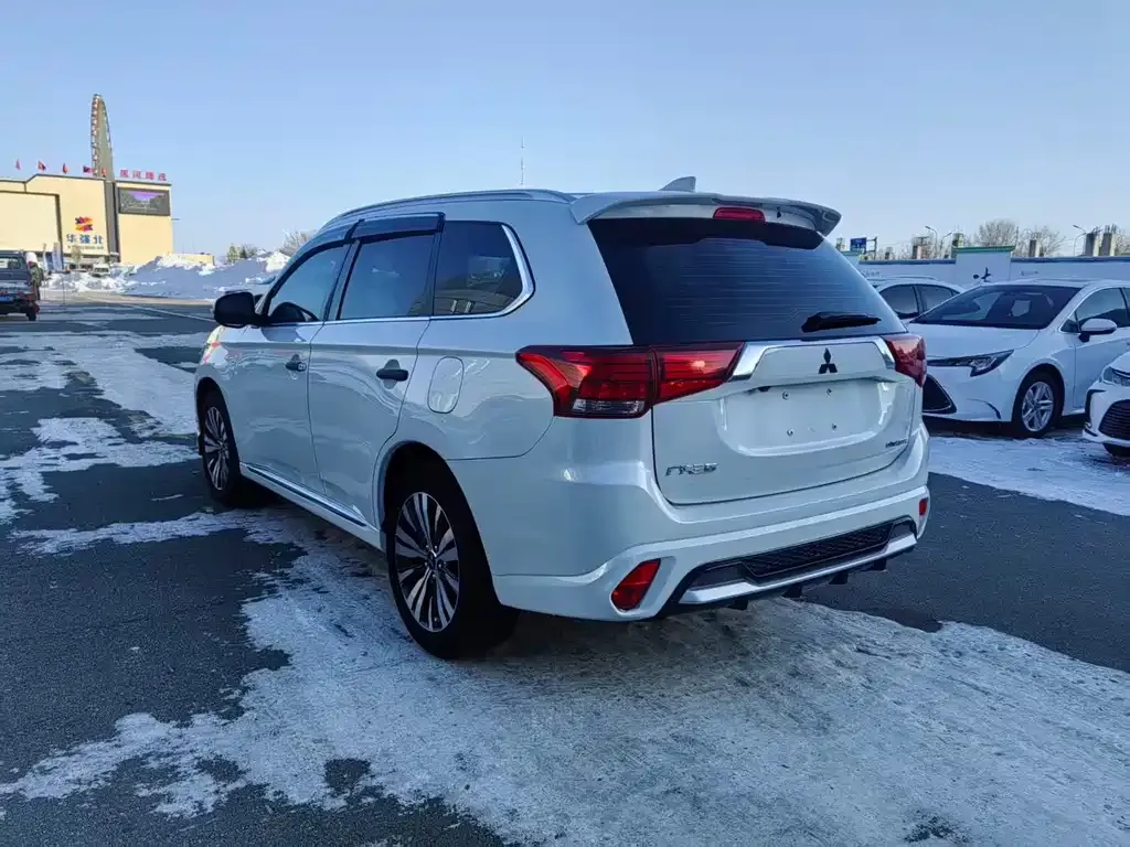 Mitsubishi Outlander 2021 из CN, фото 6