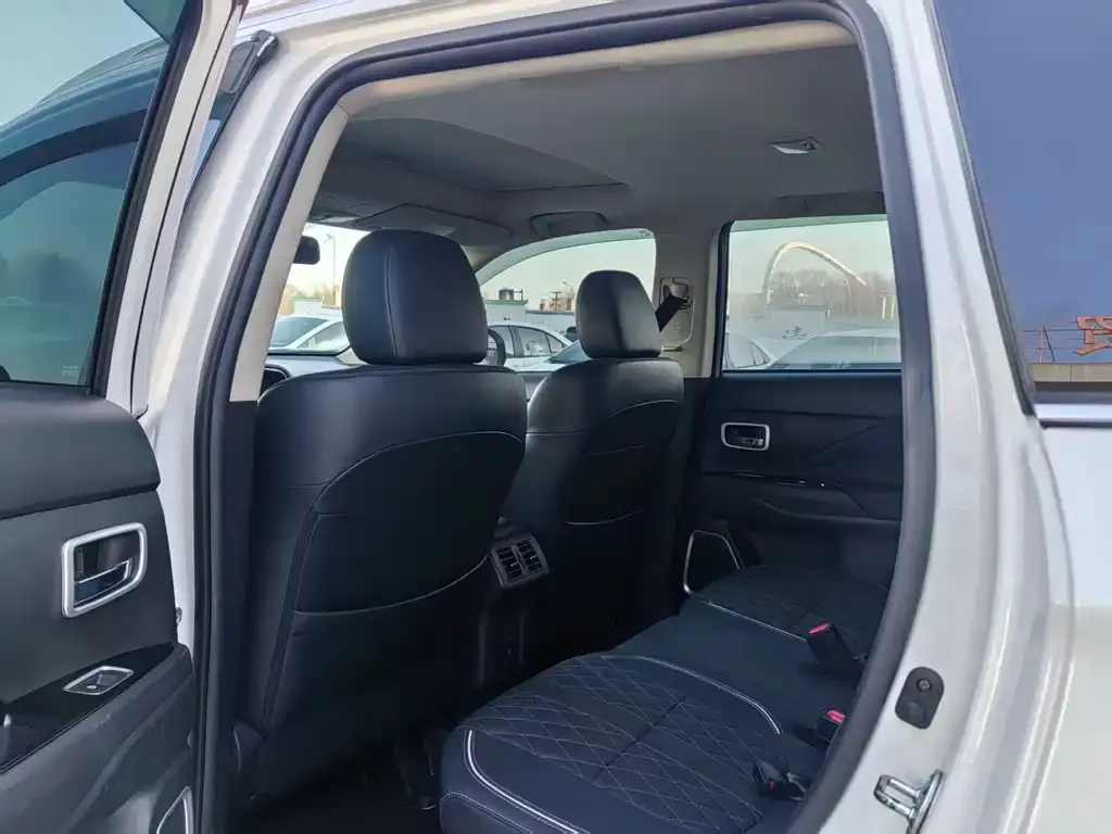 Mitsubishi Outlander 2021 из CN, фото 3