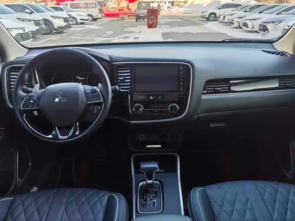 Mitsubishi Outlander 2021 из CN, фото 2
