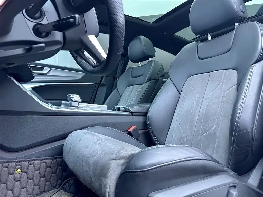 Audi A6L — фото 9